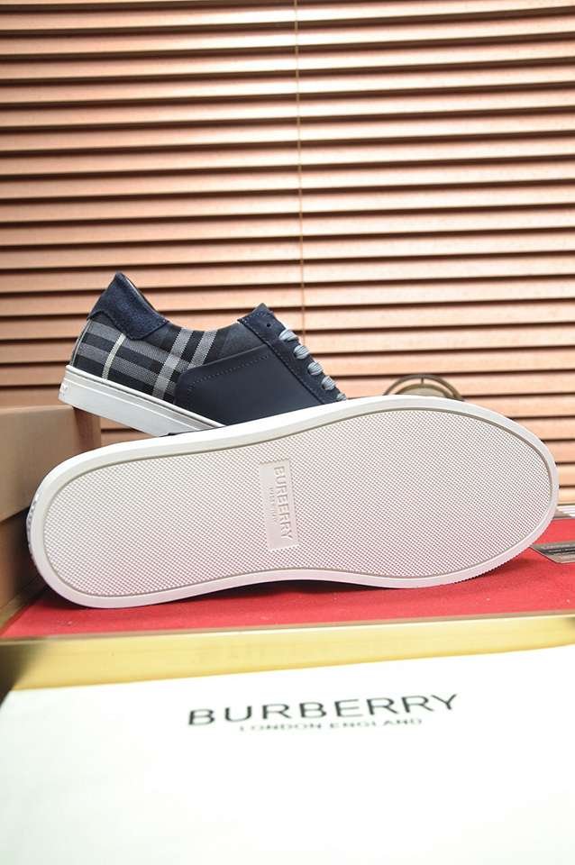 Burberry Leather Low-Top Sneakers Colorway 21 1133260-21