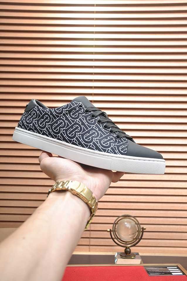 Burberry Leather Low-Top Sneakers Colorway 19 1133260-19