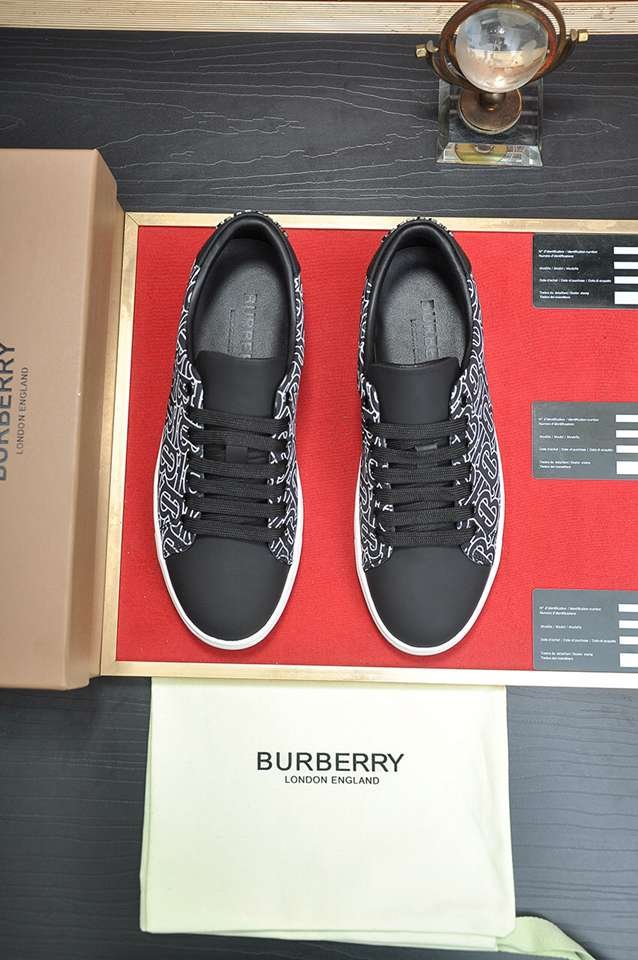 Burberry Leather Low-Top Sneakers Colorway 19 1133260-19