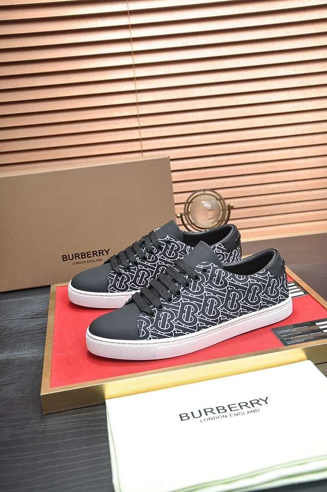 Burberry Leather Low-Top Sneakers Colorway 19 1133260-19