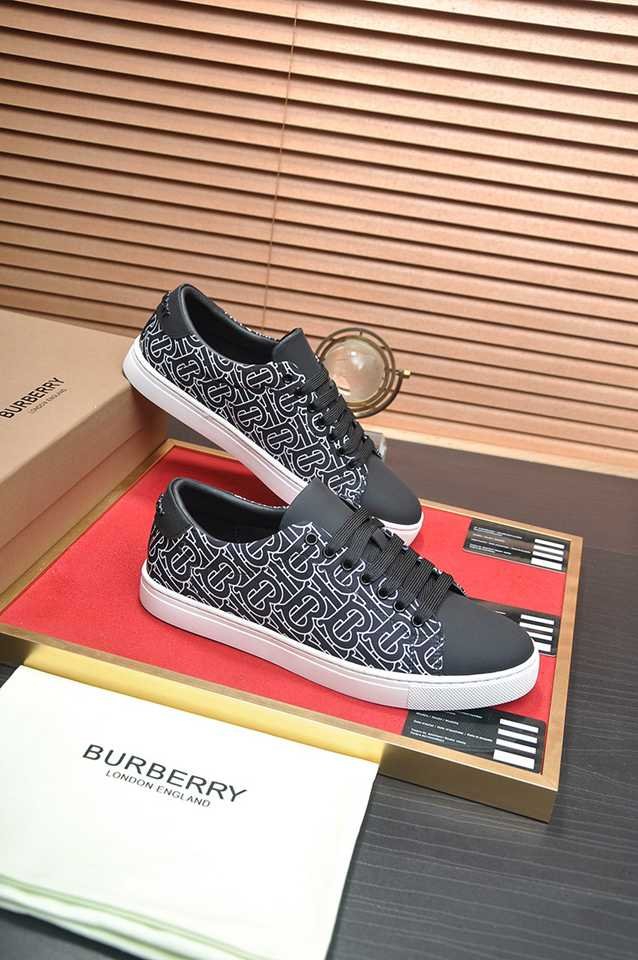 Burberry Leather Low-Top Sneakers Colorway 19 1133260-19