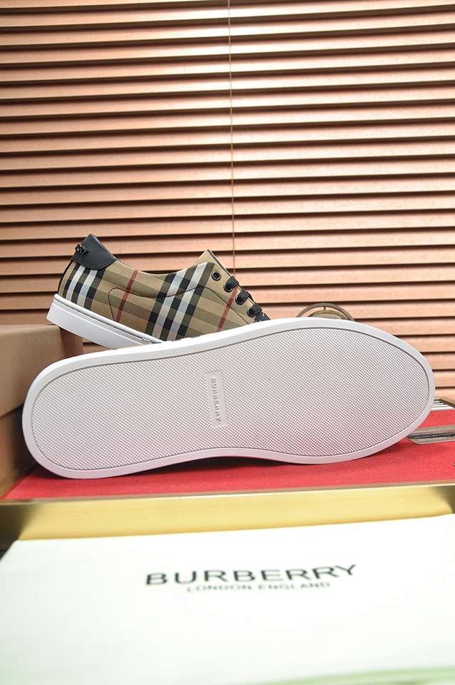 Burberry Leather Low-Top Sneakers Colorway 18 1133260-18