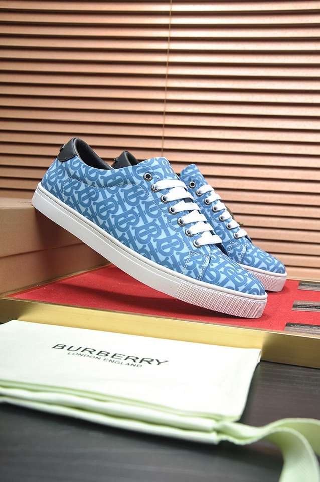Burberry Leather Low-Top Sneakers Colorway 17 1133260-17