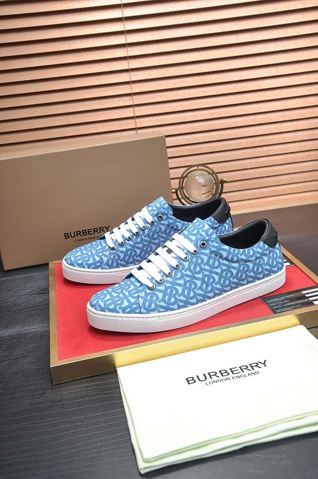 Burberry Leather Low-Top Sneakers Colorway 17 1133260-17