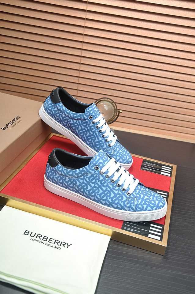 Burberry Leather Low-Top Sneakers Colorway 17 1133260-17