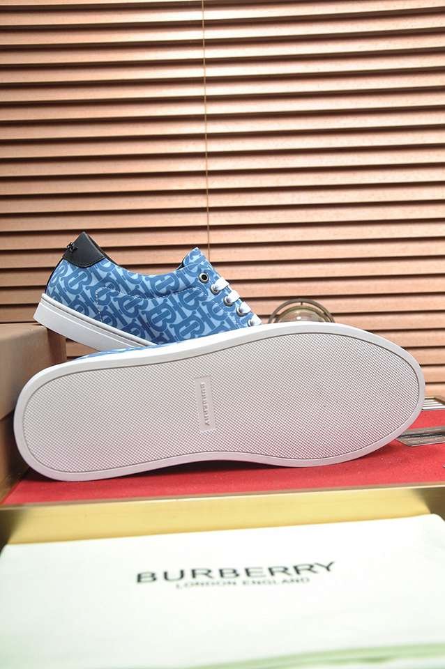 Burberry Leather Low-Top Sneakers Colorway 17 1133260-17