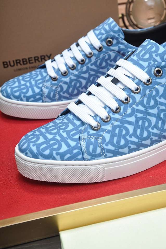 Burberry Leather Low-Top Sneakers Colorway 17 1133260-17