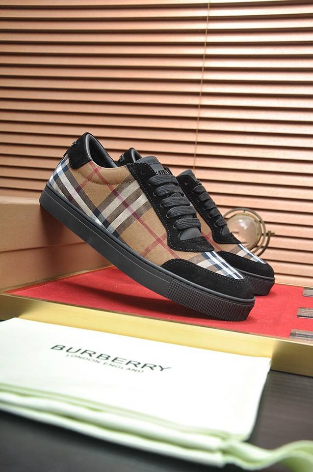 Burberry Leather Low-Top Sneakers Colorway 16 1133260-16