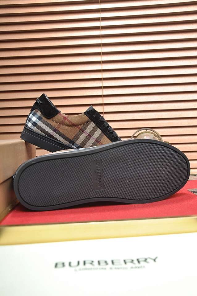 Burberry Leather Low-Top Sneakers Colorway 16 1133260-16