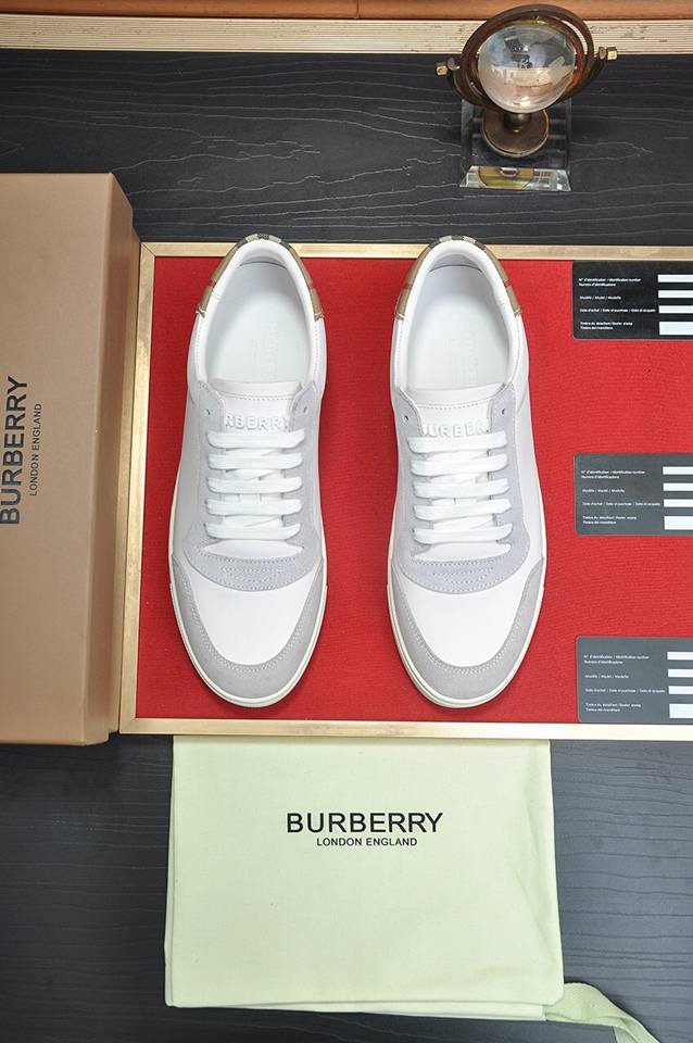 Burberry Leather Low-Top Sneakers Colorway 15 1133260-15