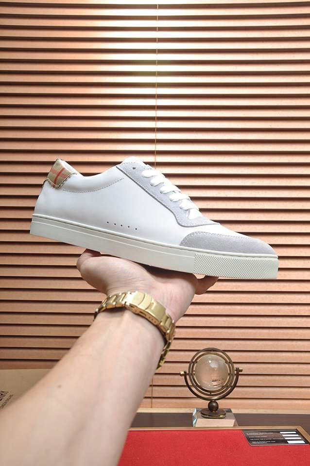 Burberry Leather Low-Top Sneakers Colorway 15 1133260-15
