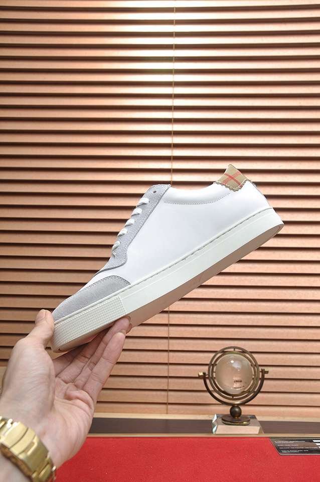 Burberry Leather Low-Top Sneakers Colorway 15 1133260-15