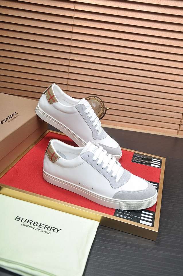 Burberry Leather Low-Top Sneakers Colorway 15 1133260-15
