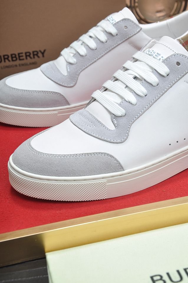 Burberry Leather Low-Top Sneakers Colorway 15 1133260-15
