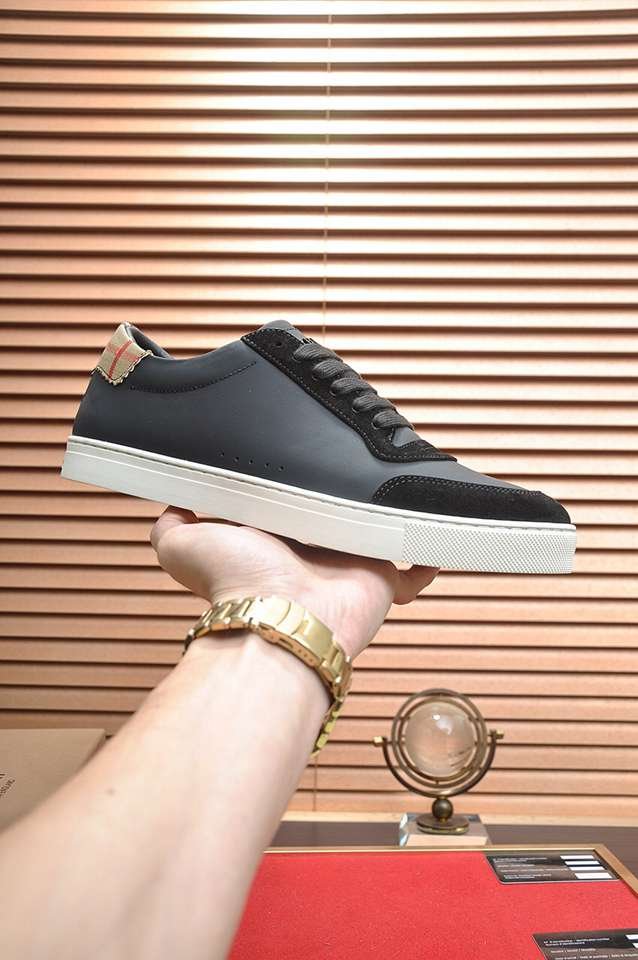 Burberry Leather Low-Top Sneakers Colorway 14 1133260-14