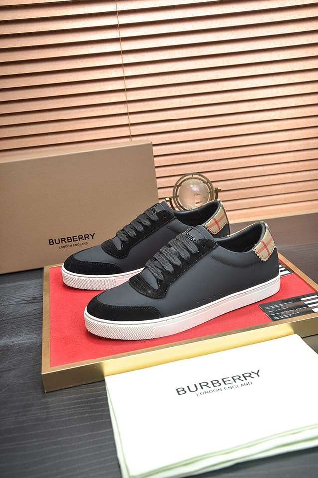 Burberry Leather Low-Top Sneakers Colorway 14 1133260-14