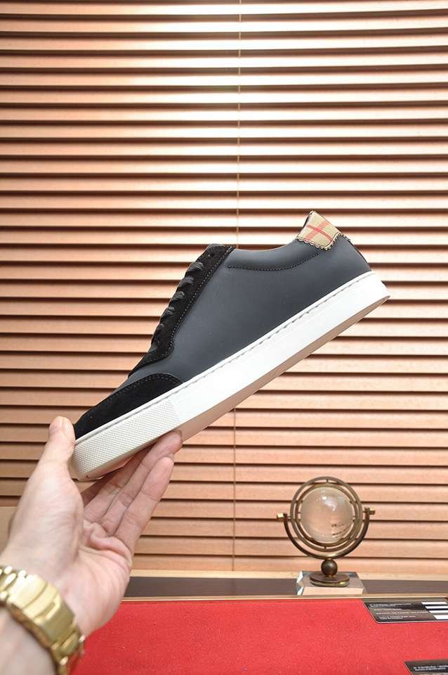 Burberry Leather Low-Top Sneakers Colorway 14 1133260-14