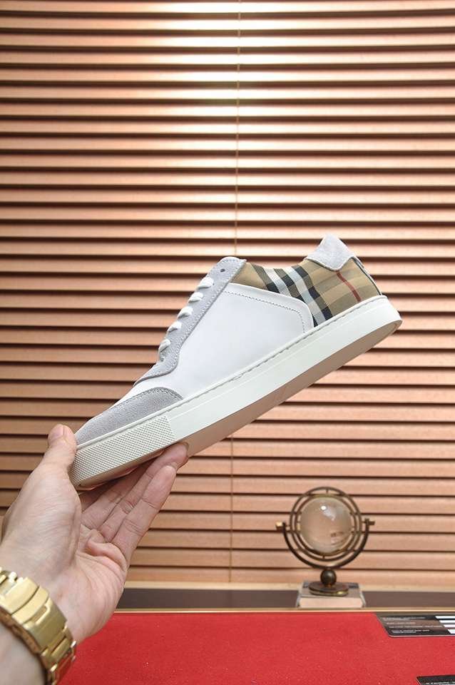 Burberry Leather Low-Top Sneakers Colorway 13 1133260-13