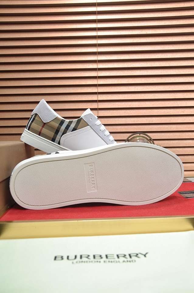 Burberry Leather Low-Top Sneakers Colorway 13 1133260-13