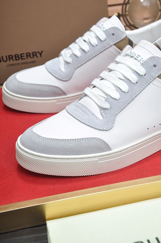 Burberry Leather Low-Top Sneakers Colorway 13 1133260-13