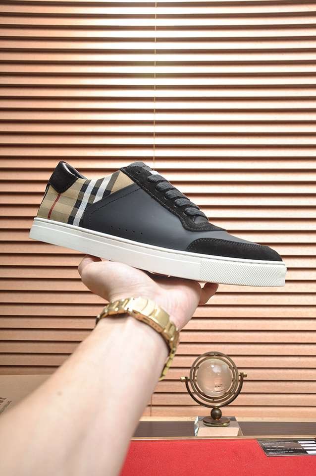 Burberry Leather Low-Top Sneakers Colorway 12 1133260-12