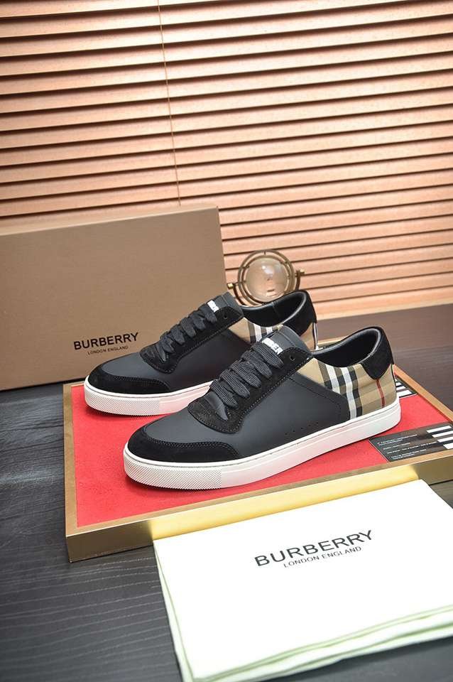 Burberry Leather Low-Top Sneakers Colorway 12 1133260-12