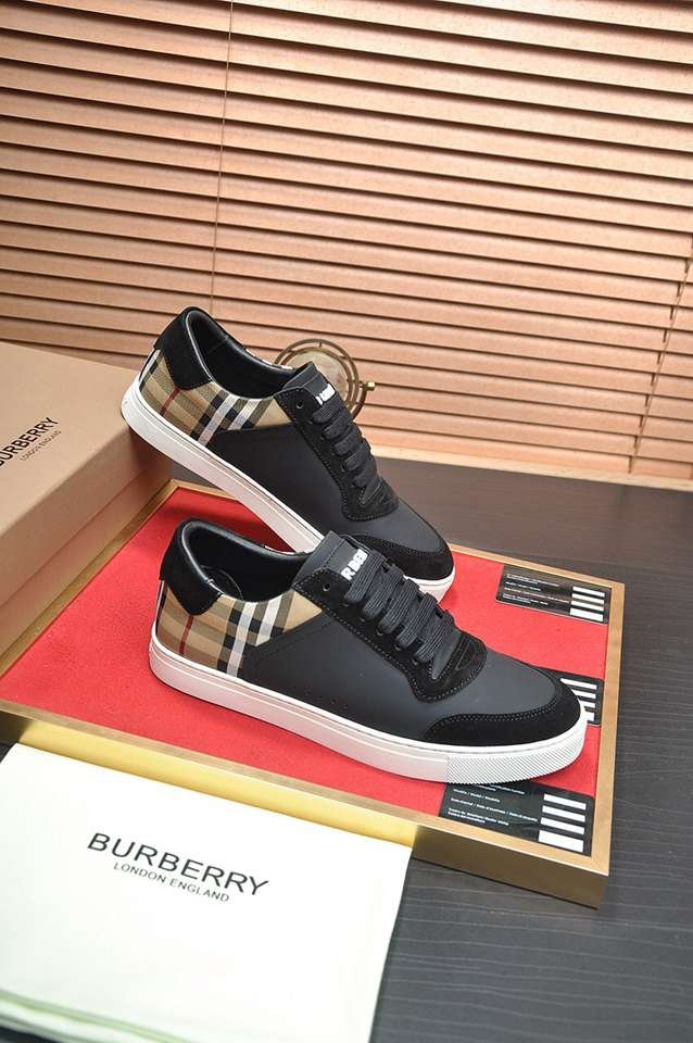 Burberry Leather Low-Top Sneakers Colorway 12 1133260-12