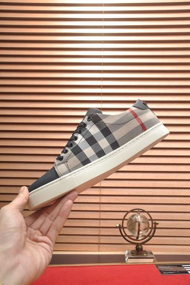 Burberry Leather Low-Top Sneakers Colorway 11 1133260-11