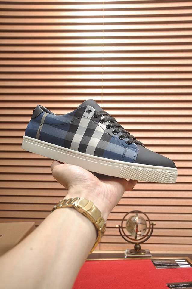 Burberry Leather Low-Top Sneakers Colorway 10 1133260-10