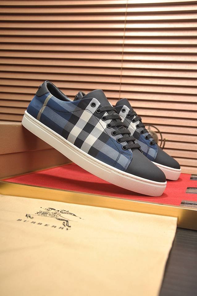 Burberry Leather Low-Top Sneakers Colorway 10 1133260-10