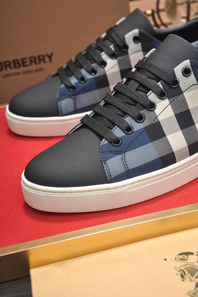 Burberry Leather Low-Top Sneakers Colorway 10 1133260-10