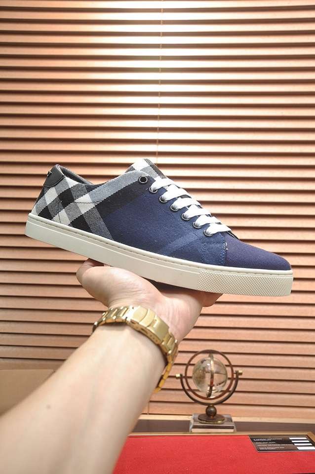 Burberry Leather Low-Top Sneakers Colorway 6 1133260-6