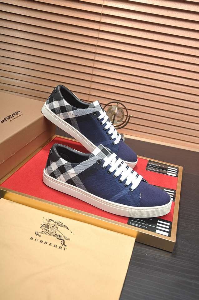 Burberry Leather Low-Top Sneakers Colorway 6 1133260-6