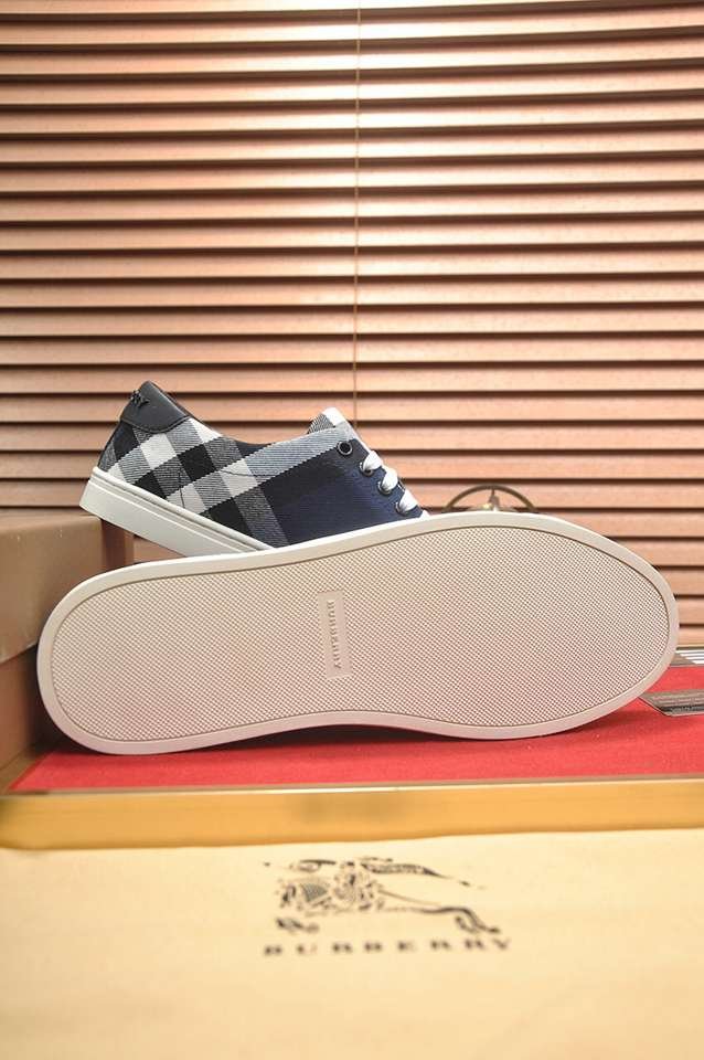 Burberry Leather Low-Top Sneakers Colorway 6 1133260-6