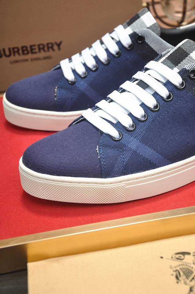 Burberry Leather Low-Top Sneakers Colorway 6 1133260-6