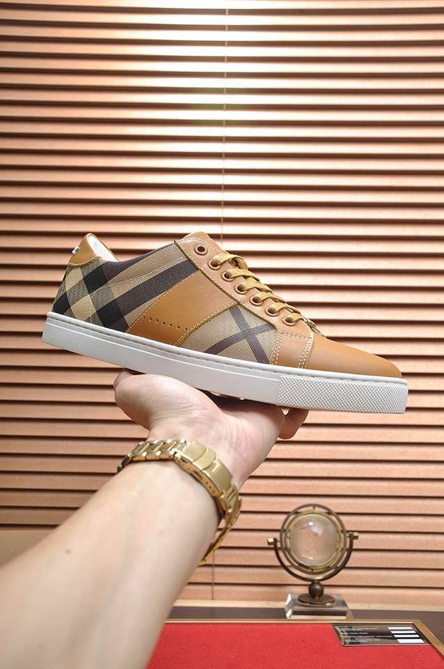 Burberry Leather Low-Top Sneakers Colorway 5 1133260-5