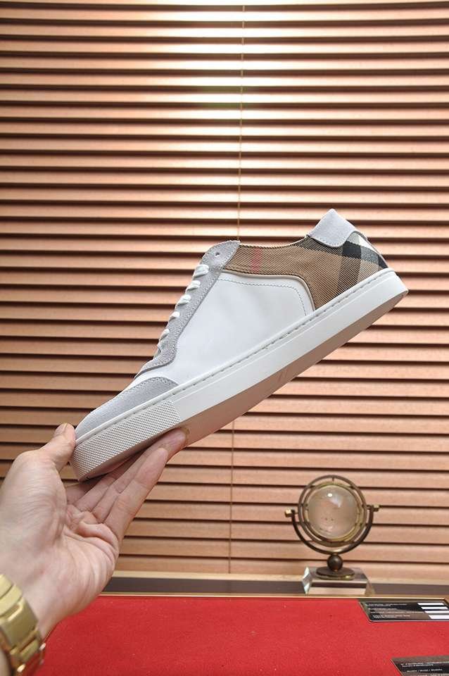 Burberry Leather Low-Top Sneakers Colorway 4 1133260-4