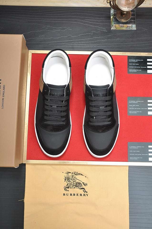 Burberry Leather Low-Top Sneakers Colorway 3 1133260-3