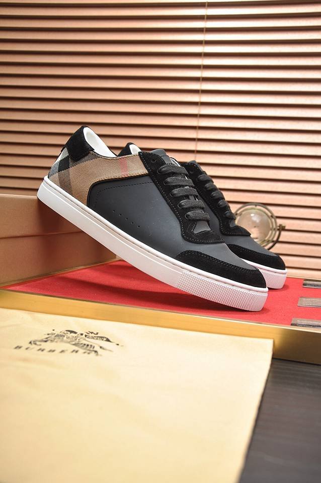 Burberry Leather Low-Top Sneakers Colorway 3 1133260-3