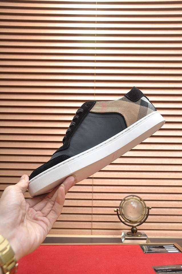 Burberry Leather Low-Top Sneakers Colorway 3 1133260-3
