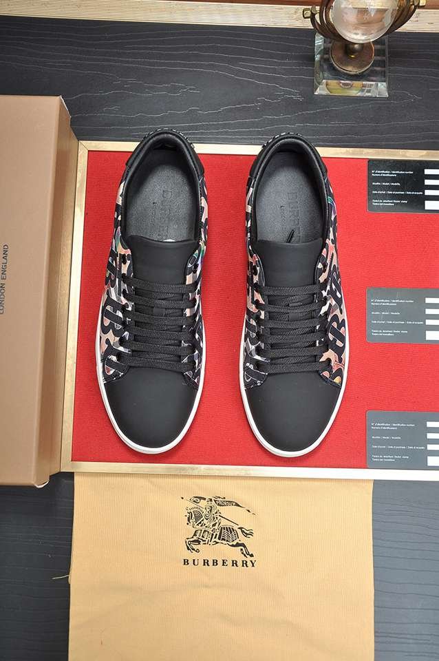 Burberry Leather Low-Top Sneakers Colorway 2 1133260-2