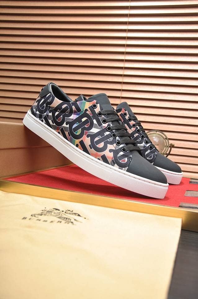 Burberry Leather Low-Top Sneakers Colorway 2 1133260-2