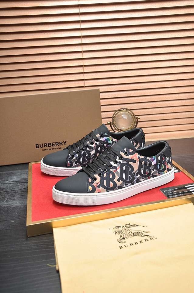 Burberry Leather Low-Top Sneakers Colorway 2 1133260-2