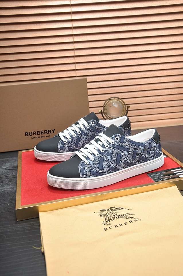 Burberry Leather Low-Top Sneakers Colorway 1 1133260-1