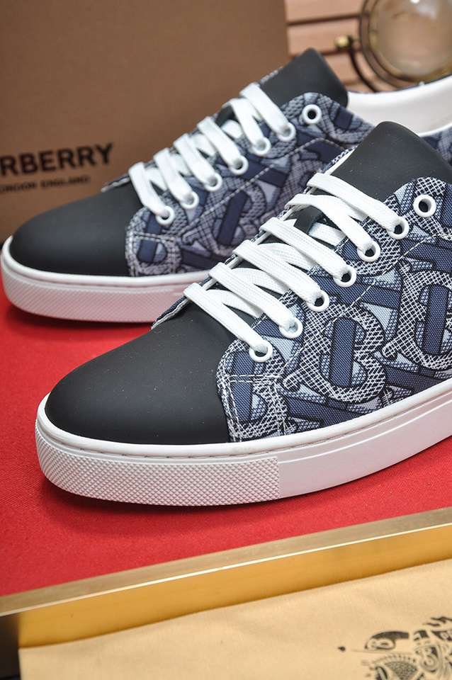 Burberry Leather Low-Top Sneakers Colorway 1 1133260-1