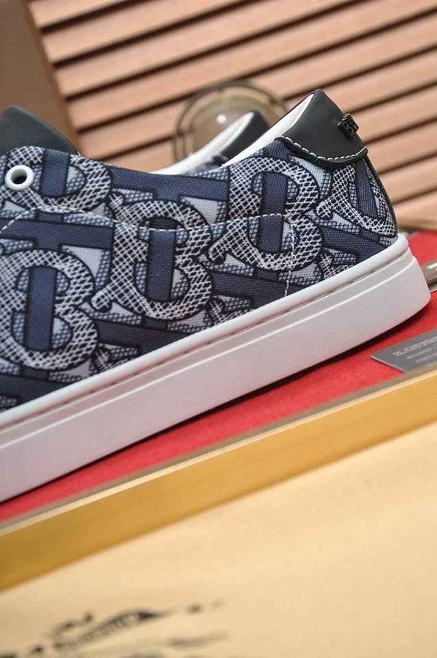 Burberry Leather Low-Top Sneakers Colorway 1 1133260-1