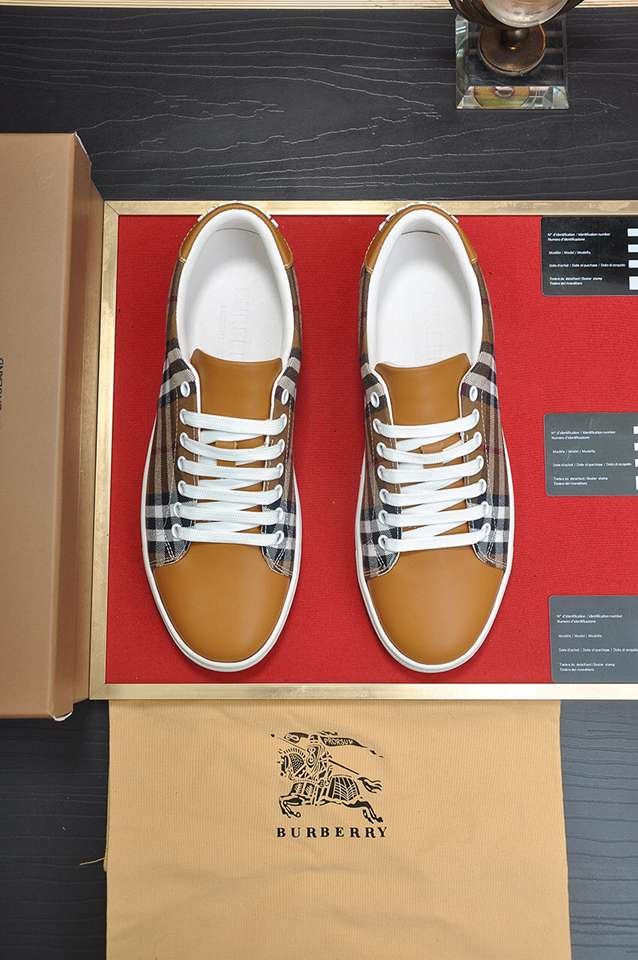 Burberry Leather Low-Top Sneakers 1133260