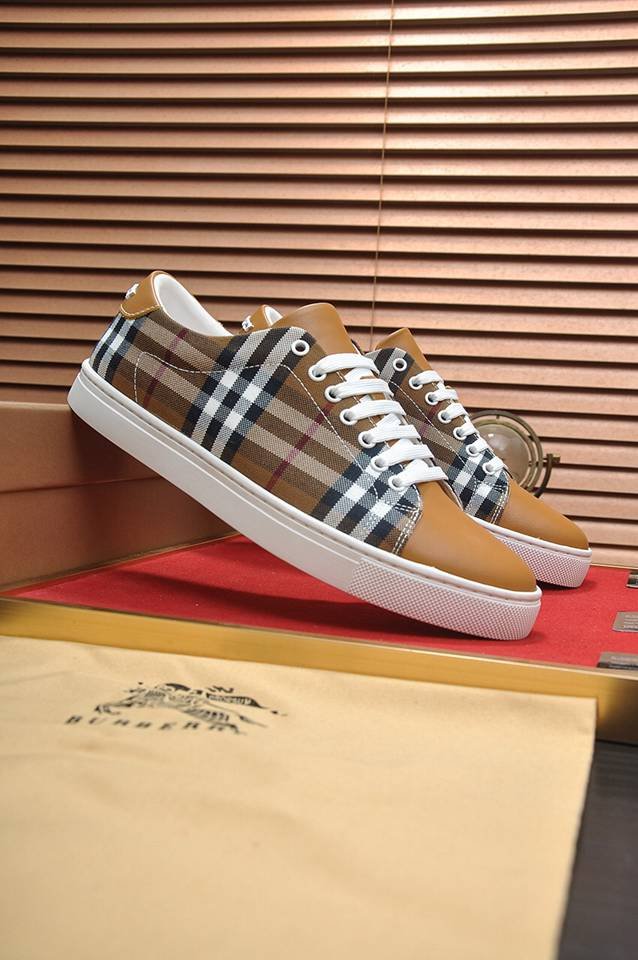 Burberry Leather Low-Top Sneakers 1133260