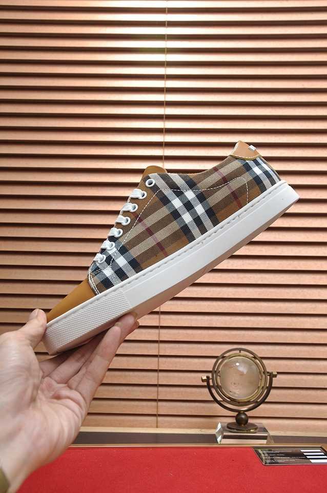 Burberry Leather Low-Top Sneakers 1133260