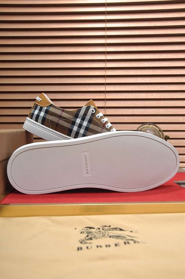 Burberry Leather Low-Top Sneakers 1133260